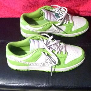 Nike dunk low safari swoosh size 11